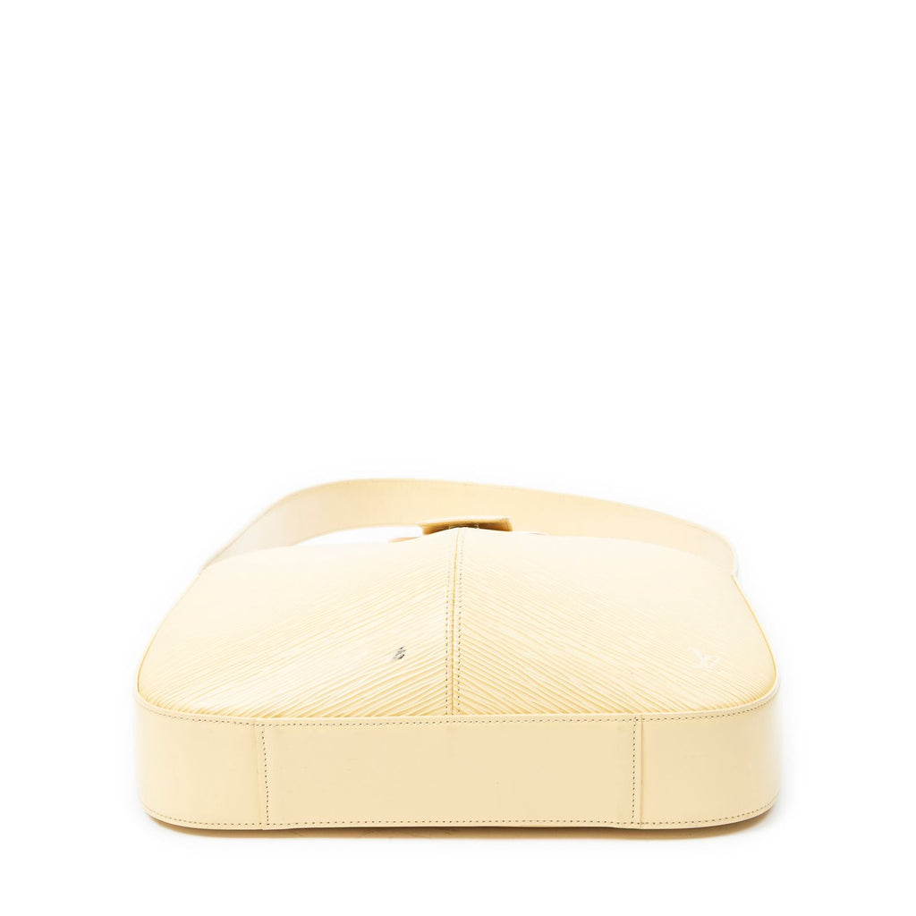 Louis Vuitton Reverie Vanilla Epi Messenger — view 6