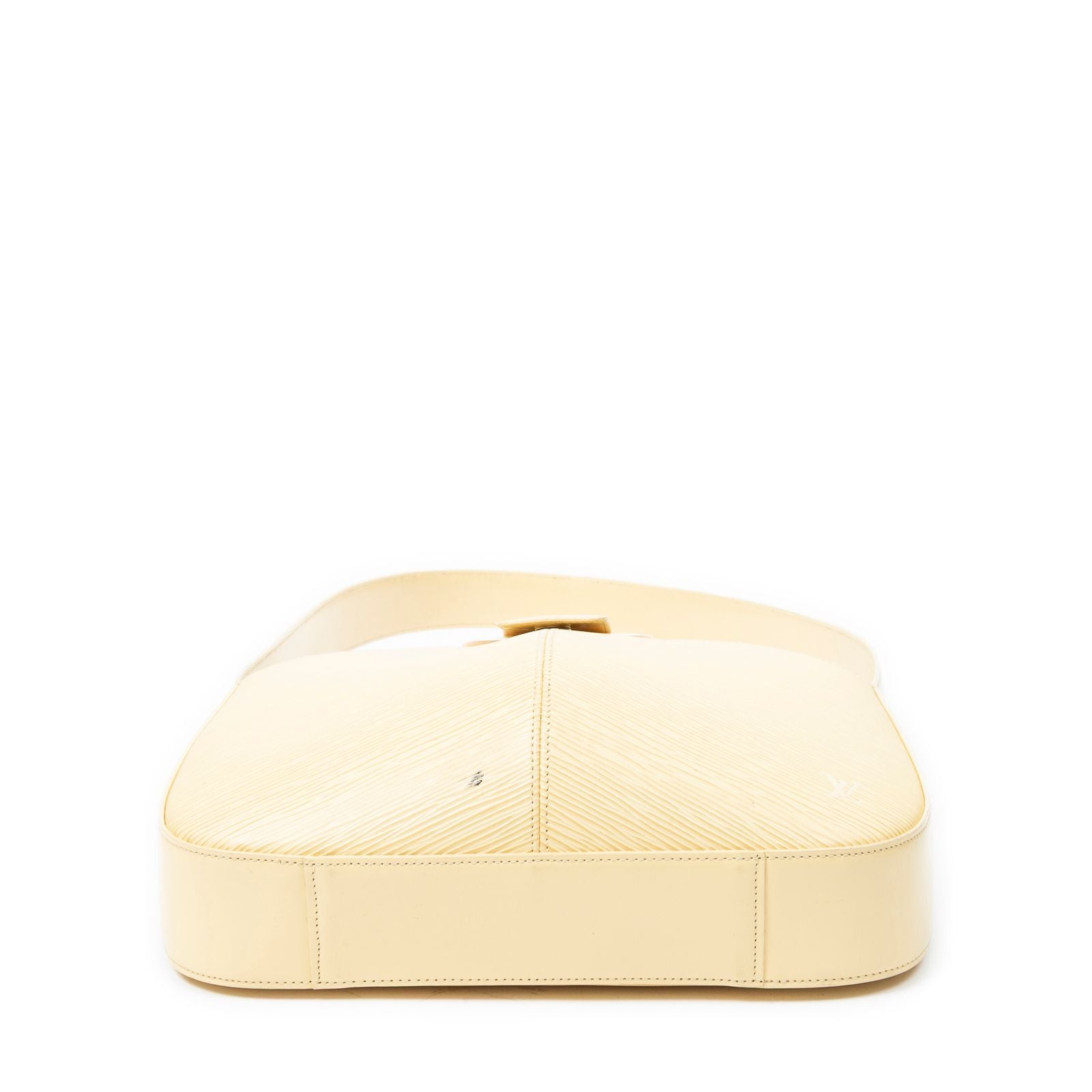 Louis Vuitton Reverie Vanilla Epi Messenger — view 6