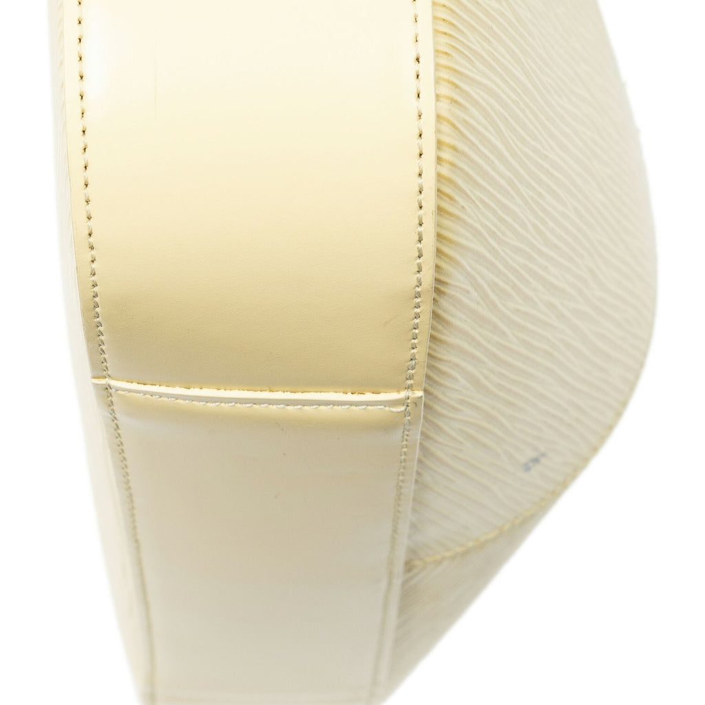 Louis Vuitton Reverie Vanilla Epi Messenger — view 8