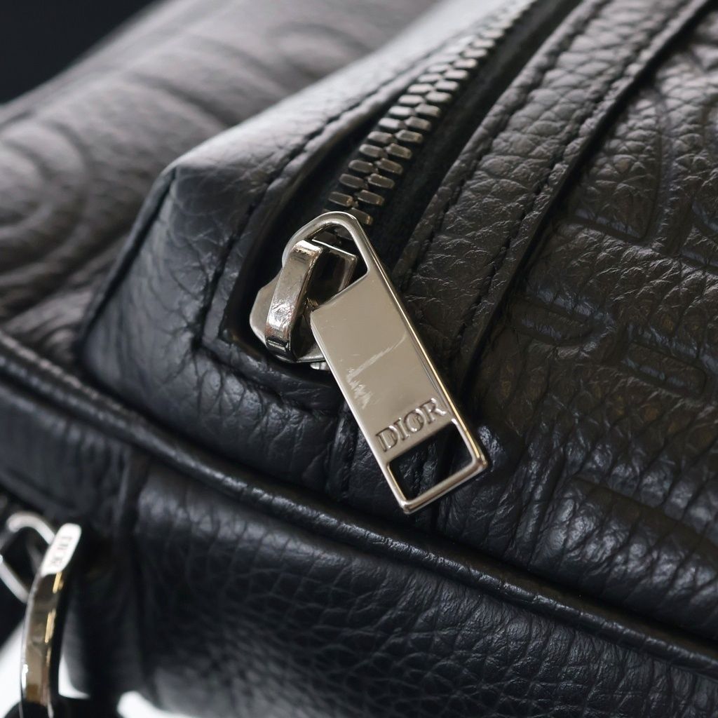 Dior Rider 2.0 Zip Messenger Bag Gravity Leather & Grained Black — view 6