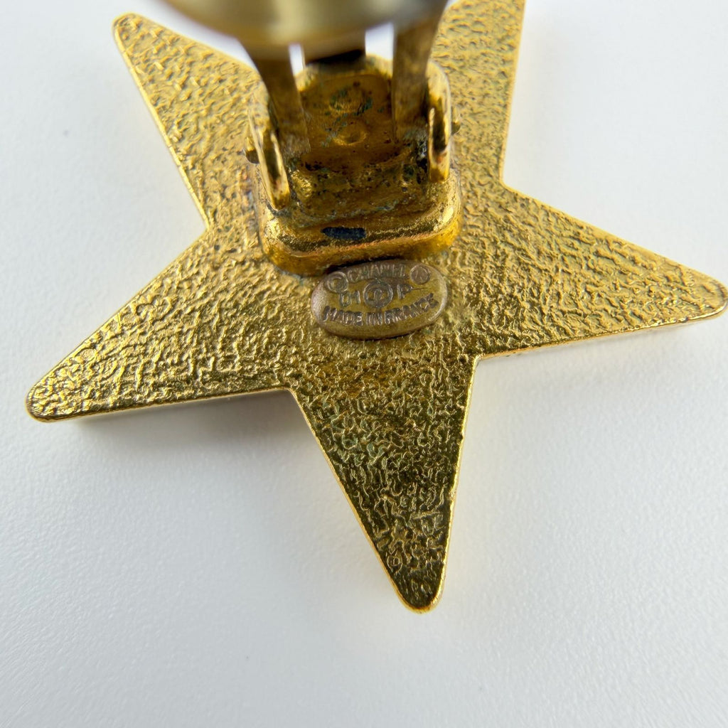 Chanel CC Logo Star Motif Single Earrings Plated Gold Vintage — view 7