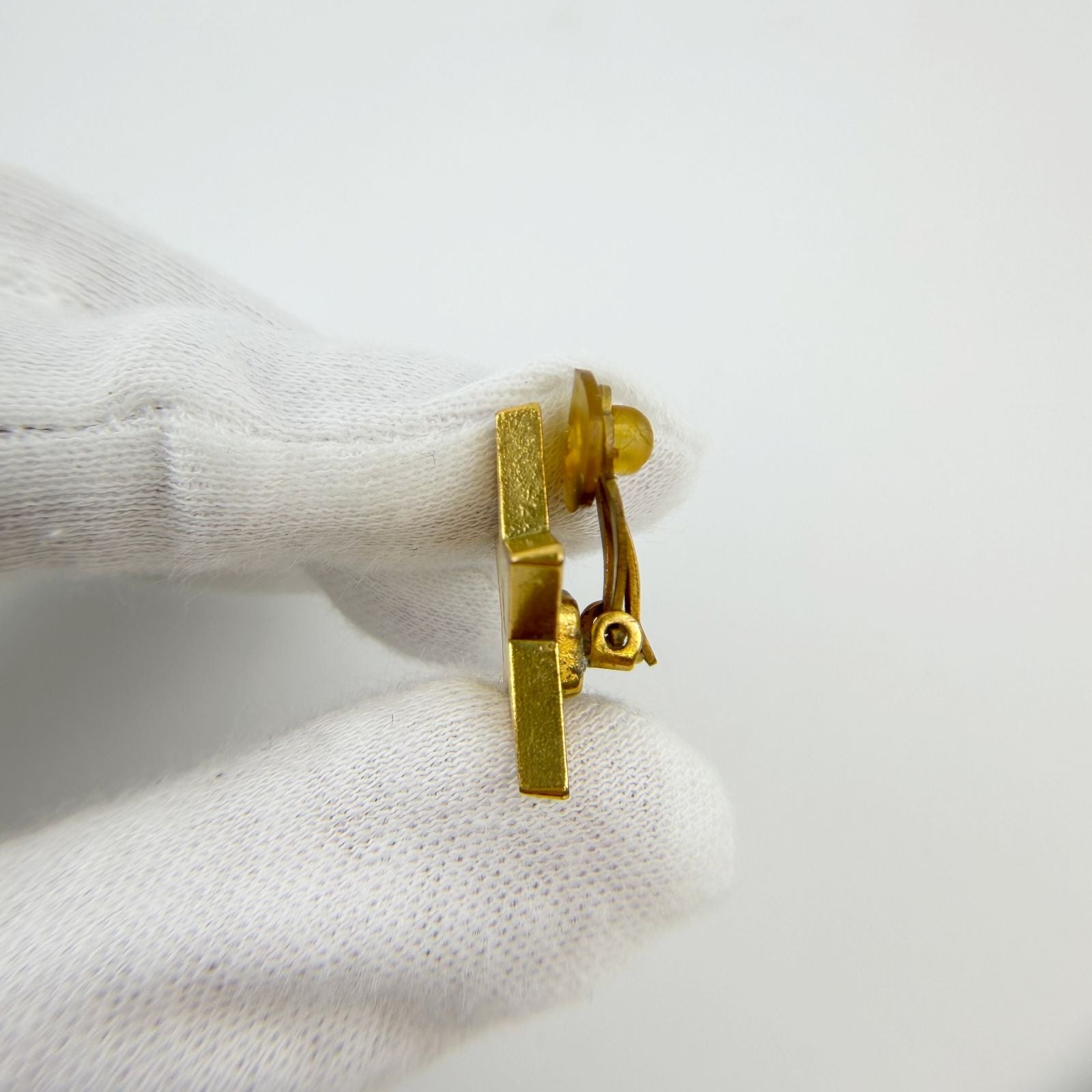 Chanel CC Logo Star Motif Single Earrings Plated Gold Vintage — view 4