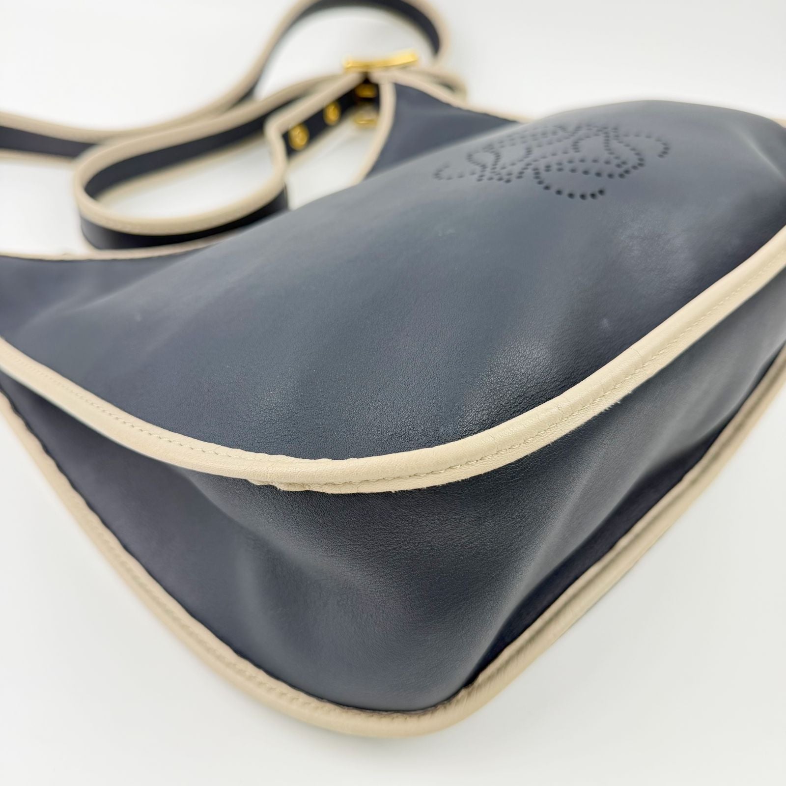 Loewe Anagram Leather Shoulder Bag Navy Beige Vintage — view 8