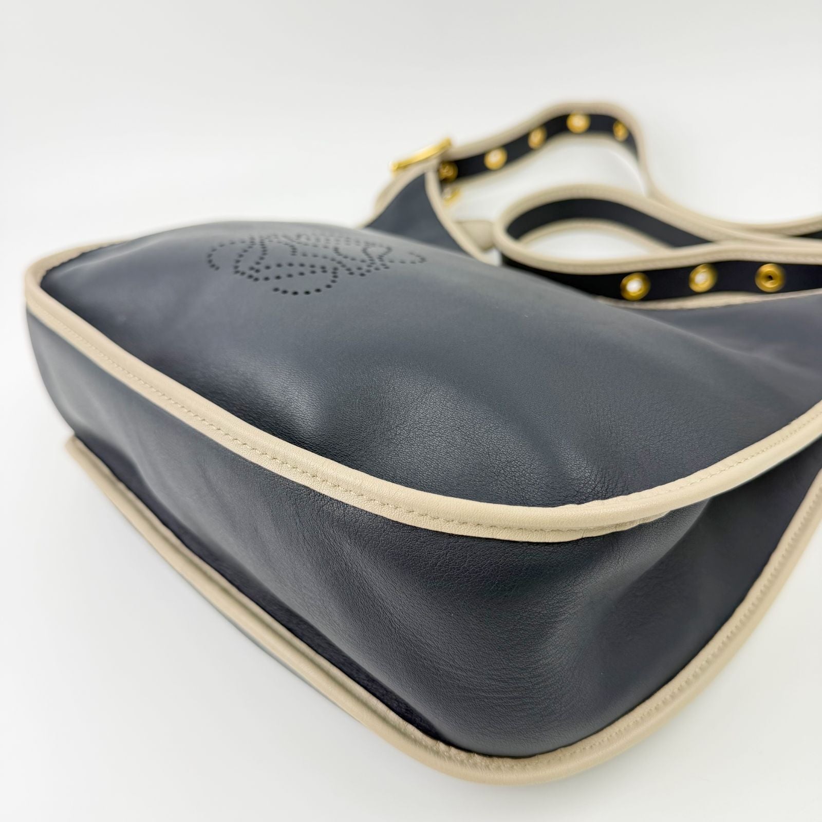 Loewe Anagram Leather Shoulder Bag Navy Beige Vintage — view 9