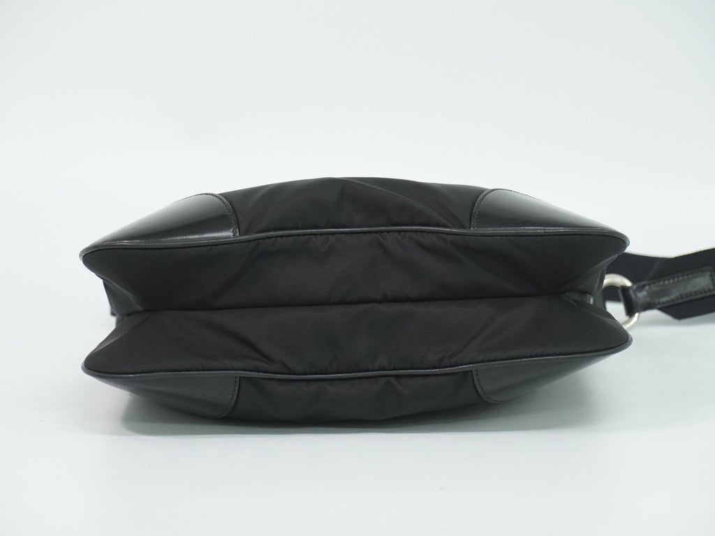 Prada Nylon Shoulder Bag Pochette Black — view 3