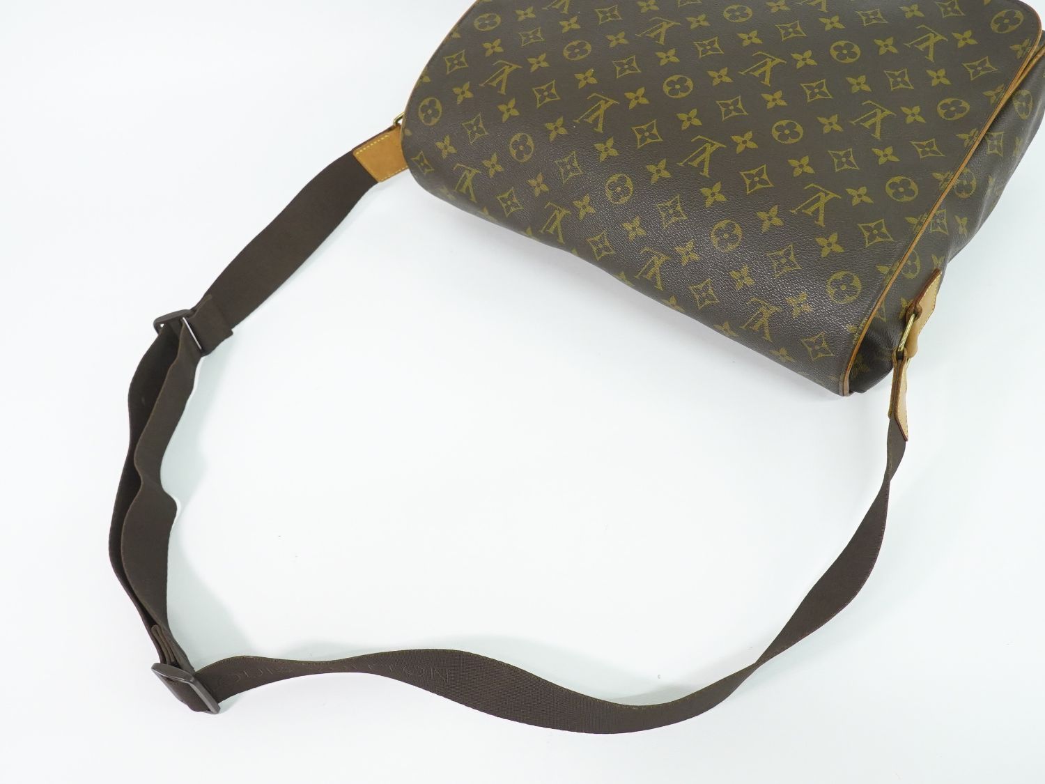 Louis Vuitton LV Aves Monogram Shoulder Bag Brown — view 4