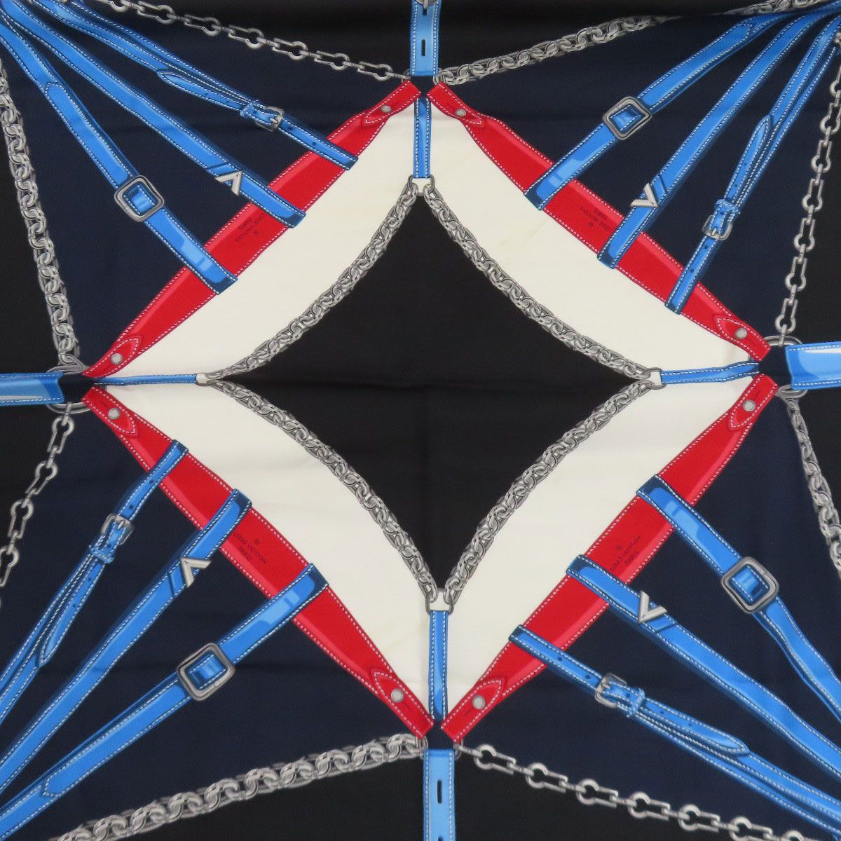 Louis Vuitton Carre Chain de Scarf Silk — view 3