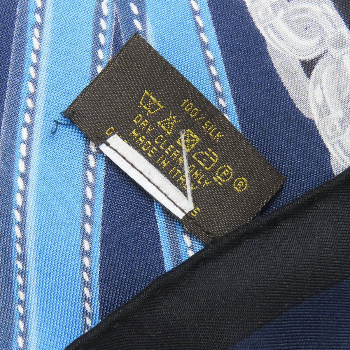 Louis Vuitton Carre Chain de Scarf Silk — view 5