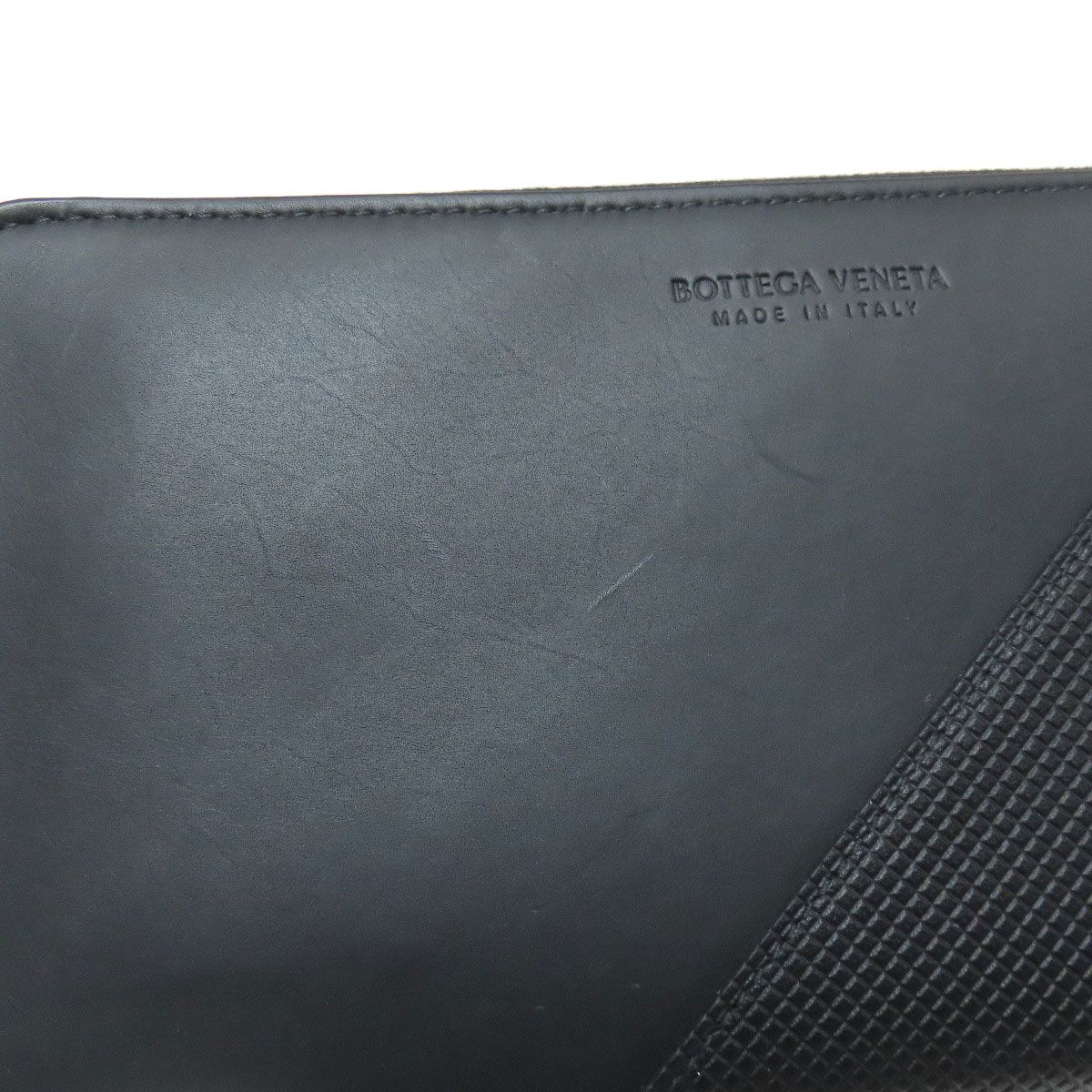 Bottega Veneta Embossed Simple Wallet — view 9