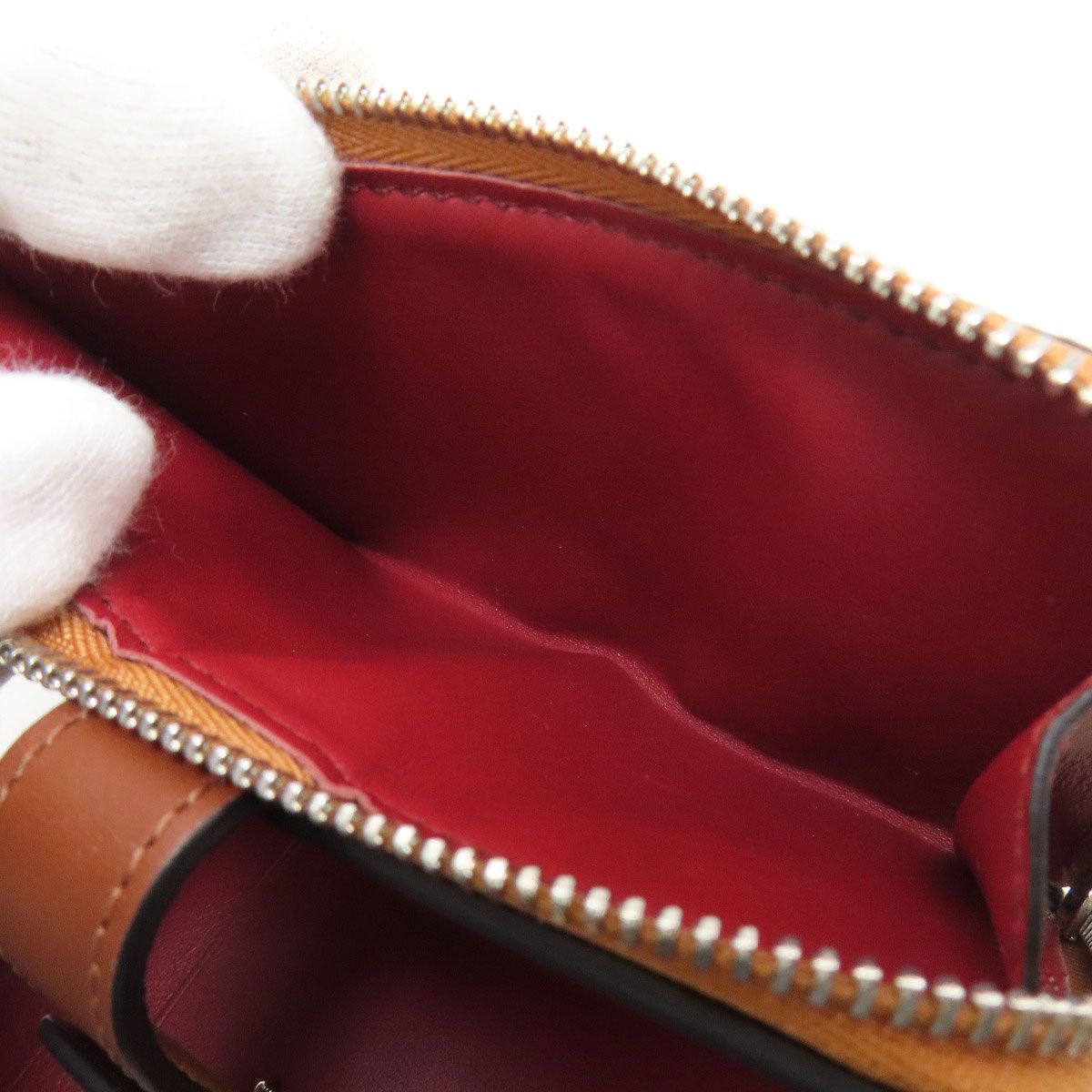 Loewe Slim Zip Bifold Wallet Leather — view 6