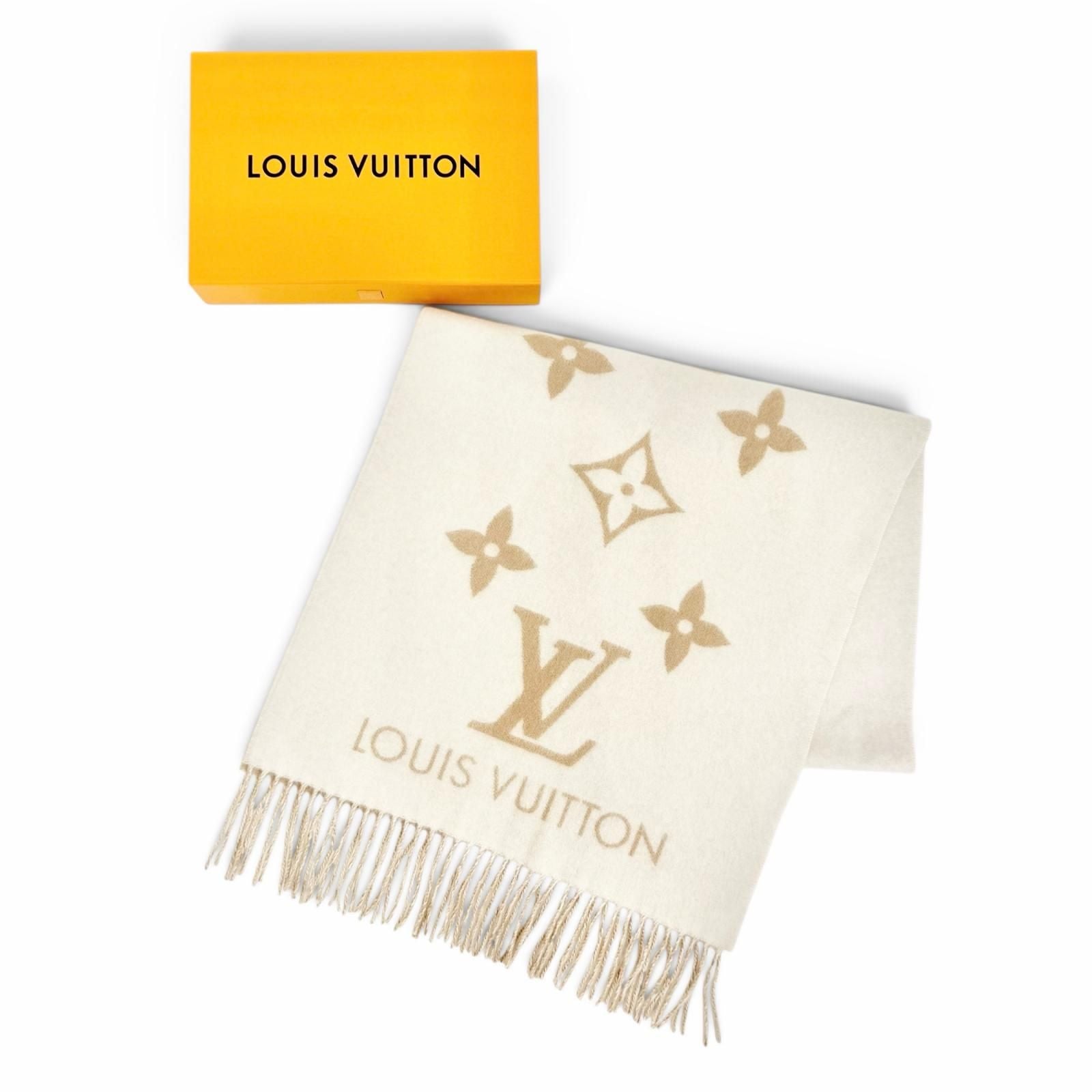 Louis Vuitton Scarf Reykjavik Cashmere Monogram Giant Pattern Shawl Beige — view 2