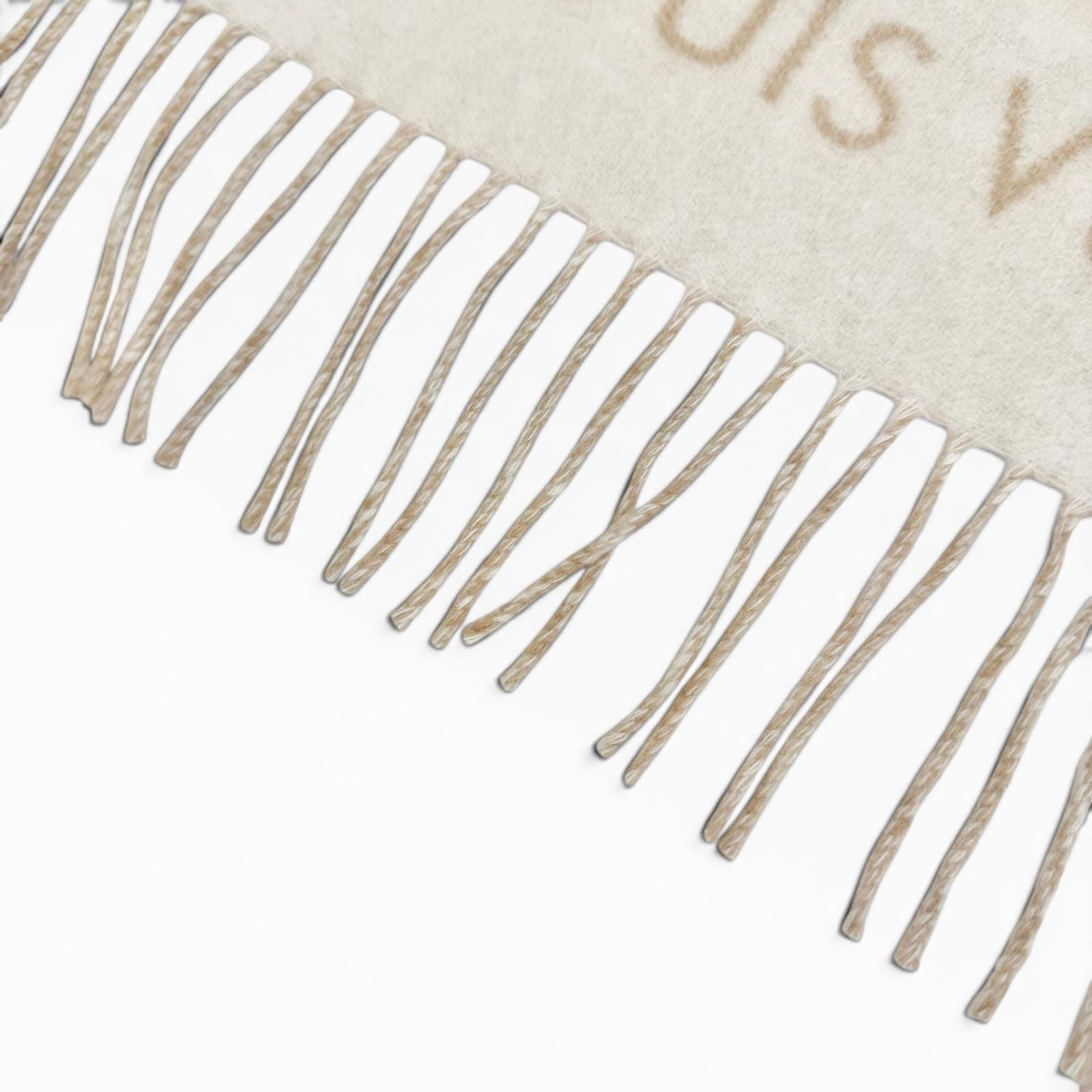 Louis Vuitton Scarf Reykjavik Cashmere Monogram Giant Pattern Shawl Beige — view 6