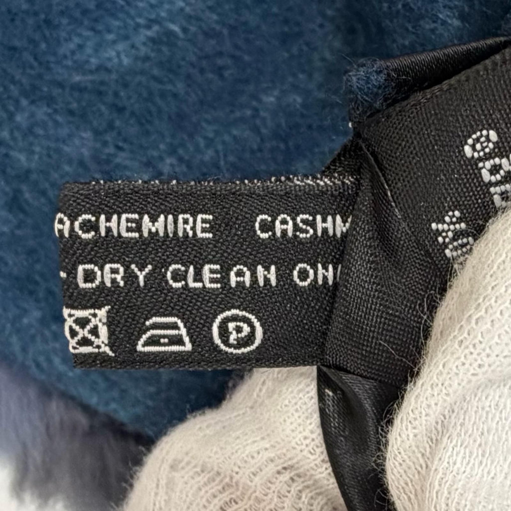 Chanel Back CC Logo All Pattern Cashmere Ori Rug Fur Scarf Fur Shawl Purple — view 9