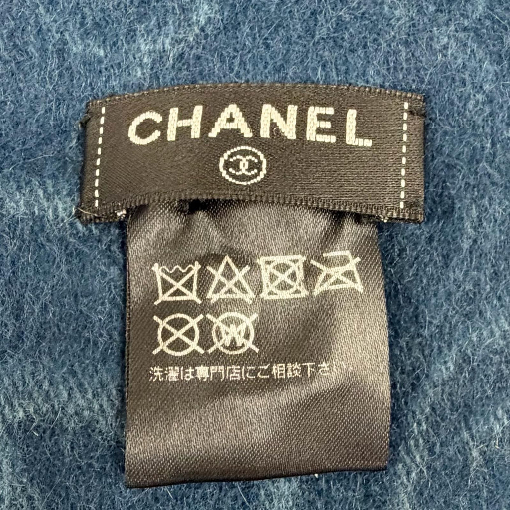 Chanel Back CC Logo All Pattern Cashmere Ori Rug Fur Scarf Fur Shawl Purple — view 6