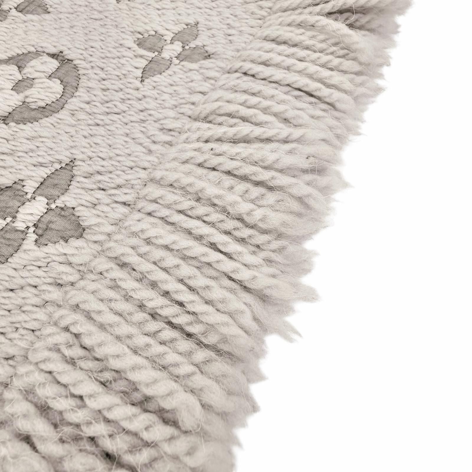 Louis Vuitton Echarpe Logo Mania Wool Silk Scarf with Fringe Gray — view 4