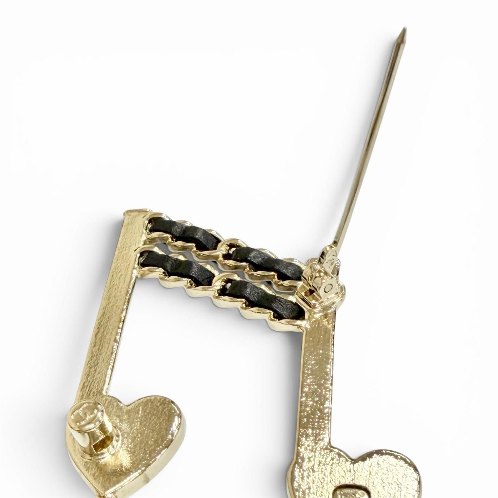 Chanel CC Logo Heart Musical Note Brooch Gold Multicolor Adult Recommended — view 4
