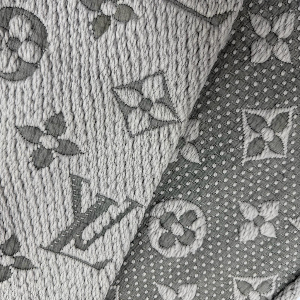 Louis Vuitton Echarpe Logo Mania Monogram Wool Silk Gripe Loulou Scarf — view 4