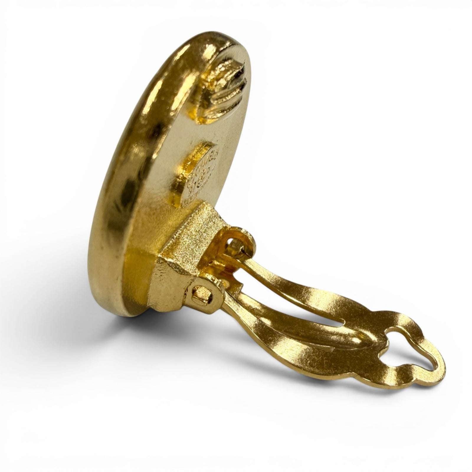 Chanel Vintage Camellia Round Earrings Gold — view 5