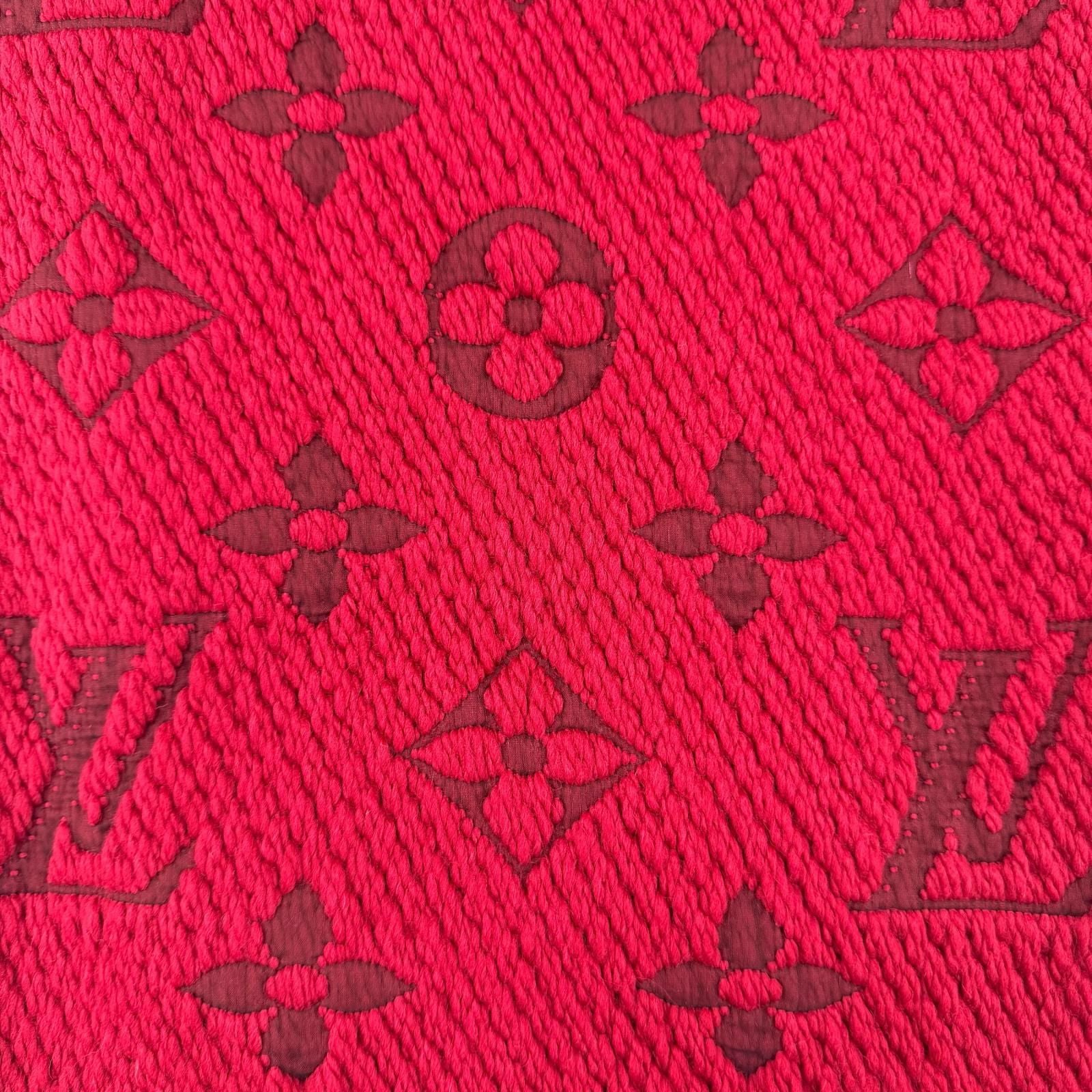 Louis Vuitton Echarpe Logo Mania Wool Silk Ruby Scarf with Fringe — view 4