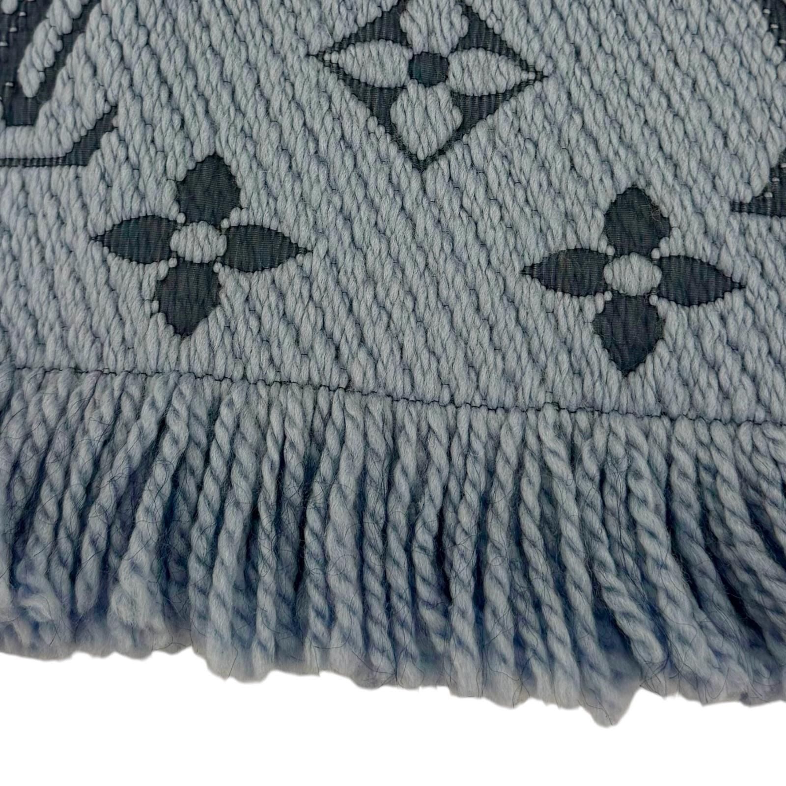 Louis Vuitton Echarpe Logo Mania Wool Silk Scarf with Fringe Blue — view 5