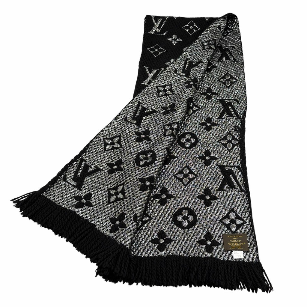 Louis Vuitton Echarpe Logo Mania Shine Wool Silk Blend Scarf with Fringe Black — view 2