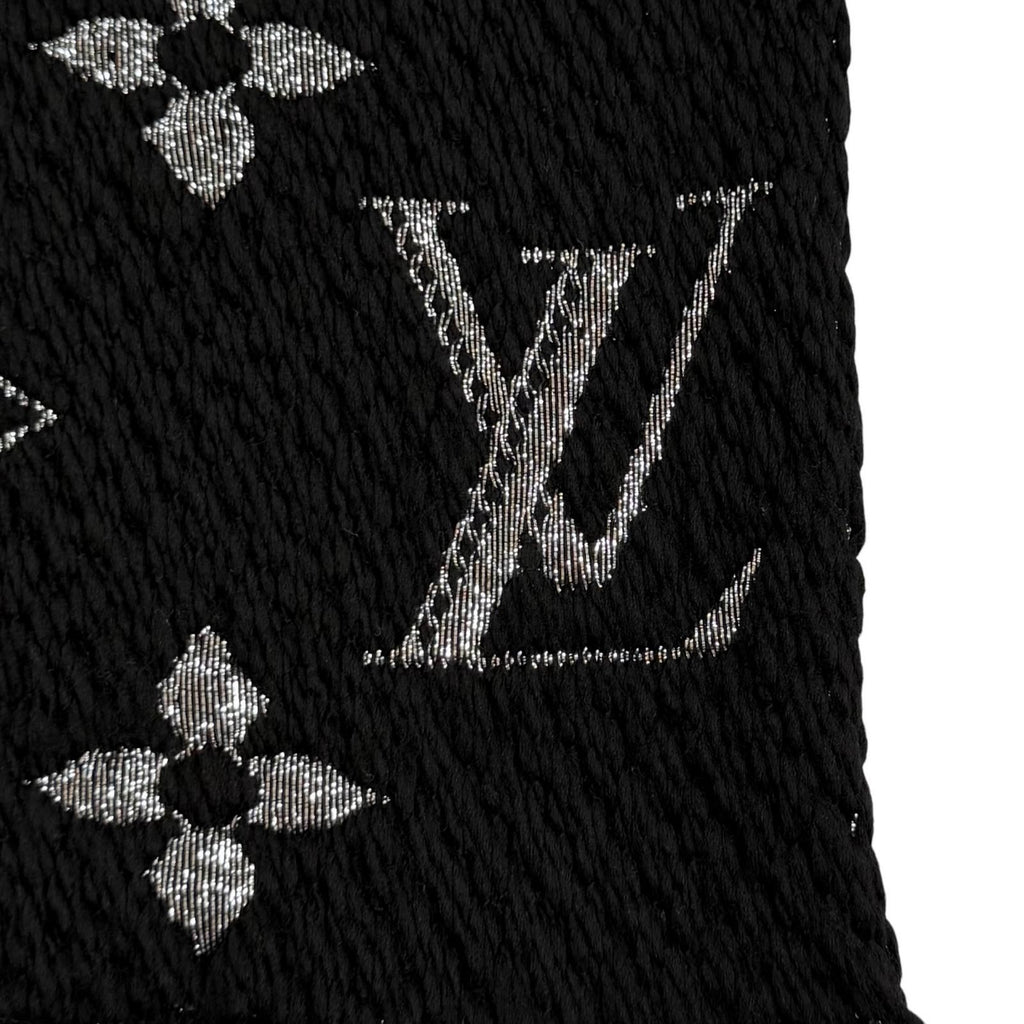 Louis Vuitton Echarpe Logo Mania Shine Wool Silk Blend Scarf with Fringe Black — view 5