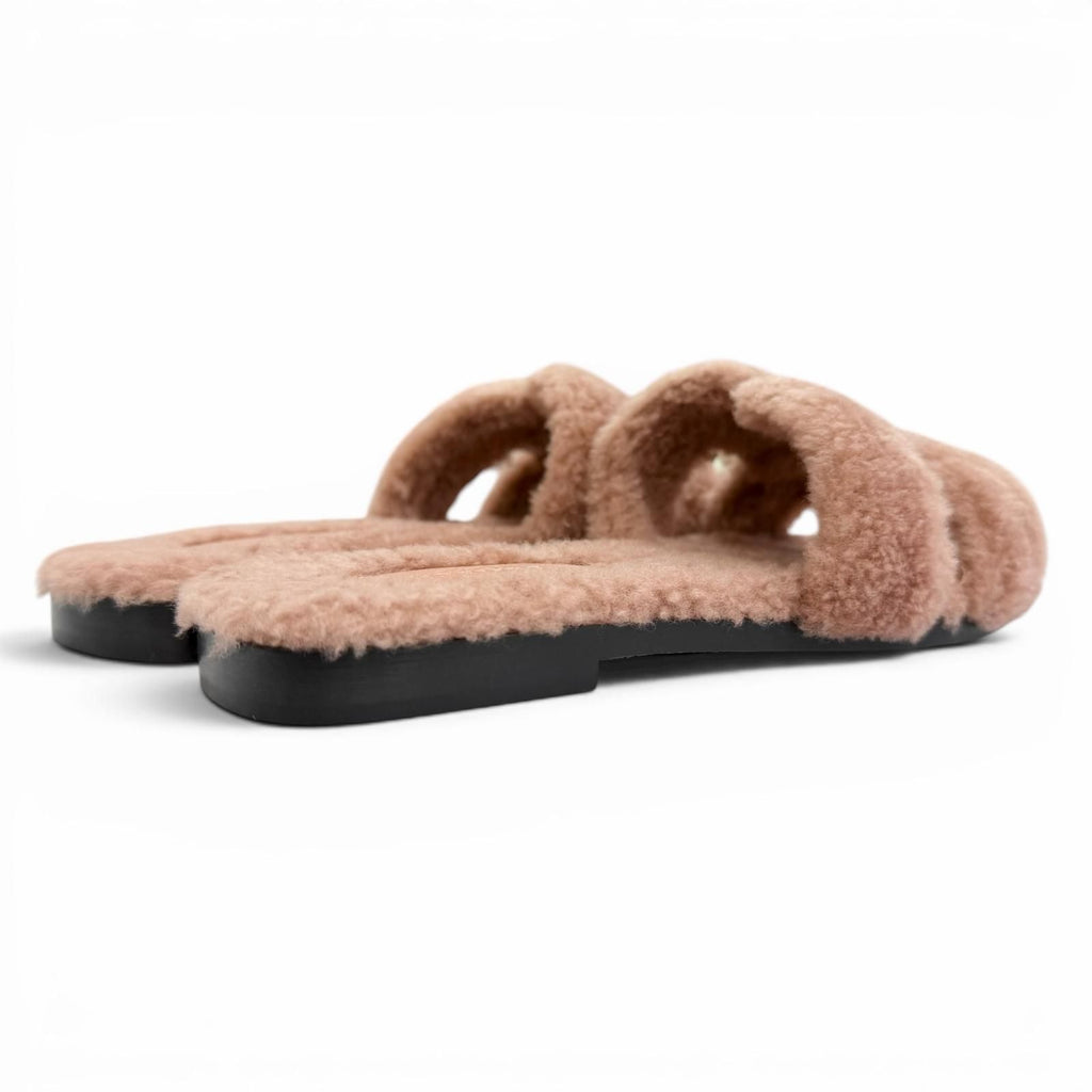 Hermes Oran Motif Shearling Flat Sandals Pink Beige — view 7