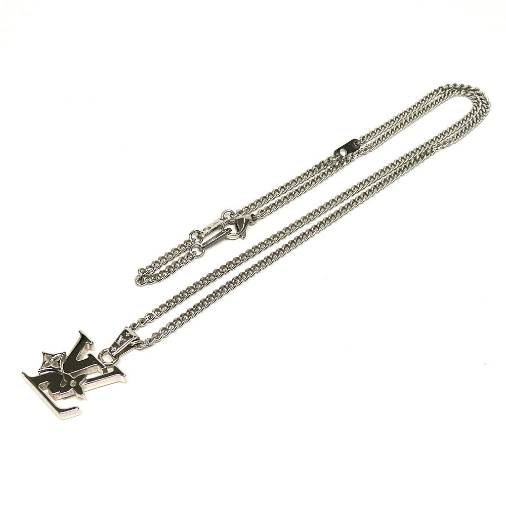 Louis Vuitton Pendant Monogram Low Necklace — view 7