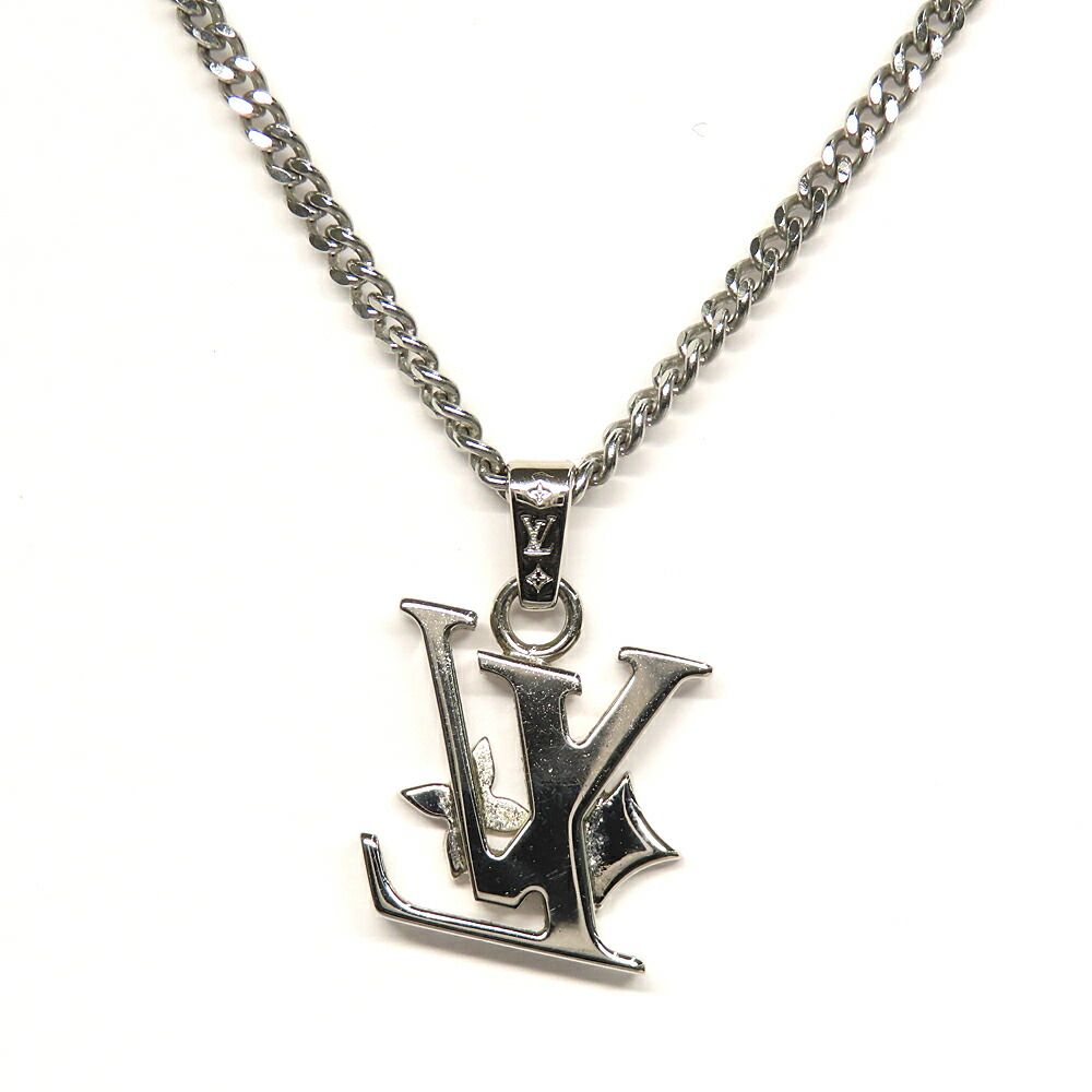 Louis Vuitton Pendant Monogram Low Necklace — view 4