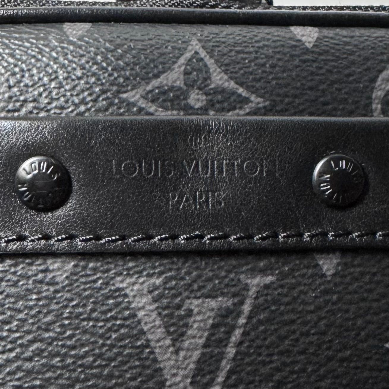 Louis Vuitton Vitton Monogram Eclipse Alpha Messenger — view 9