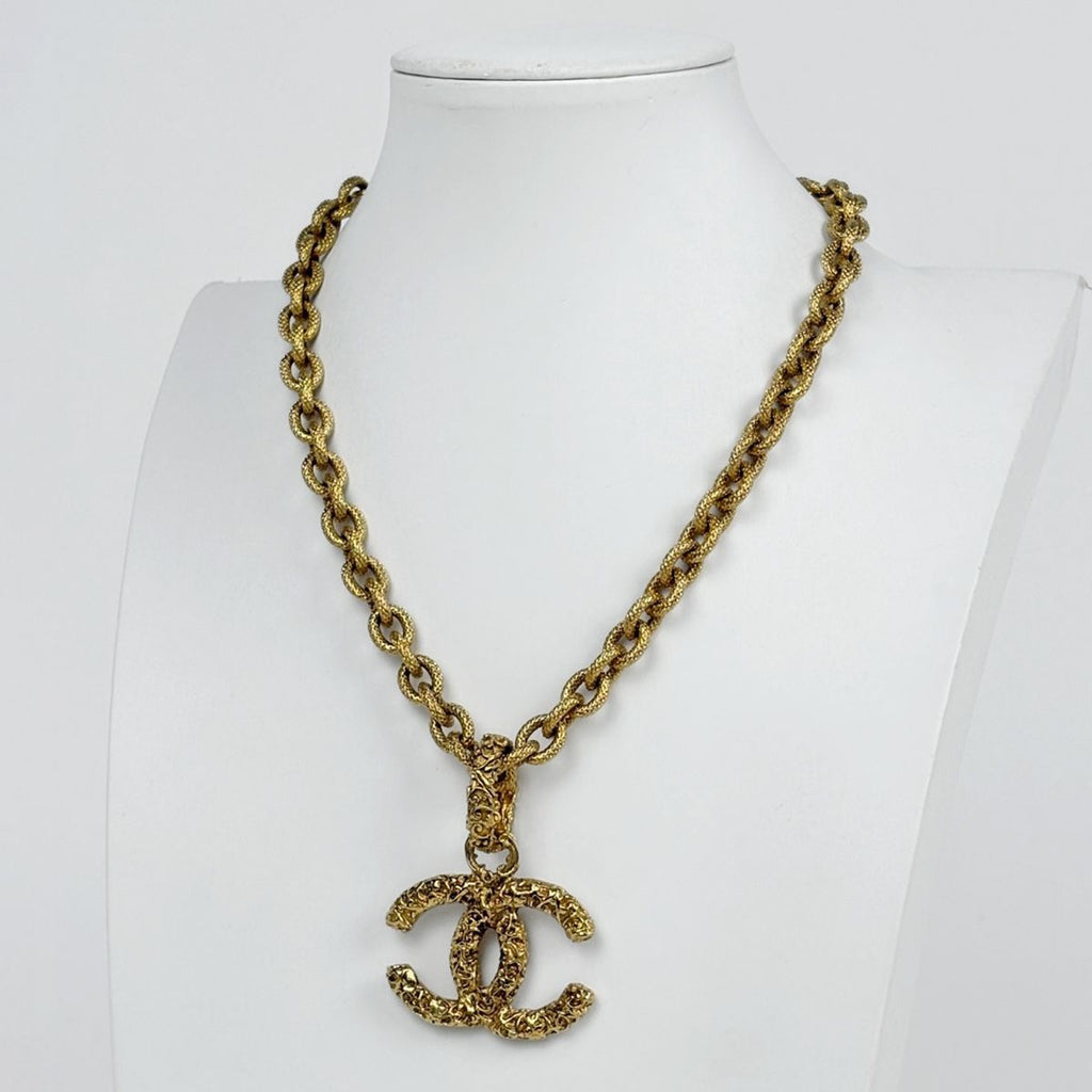Chanel CC Logo Chain Necklace Gold Plated — view 6
