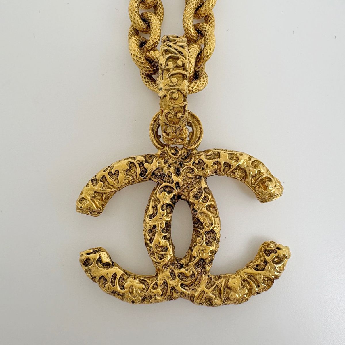Chanel CC Logo Chain Necklace Gold Plated — view 2