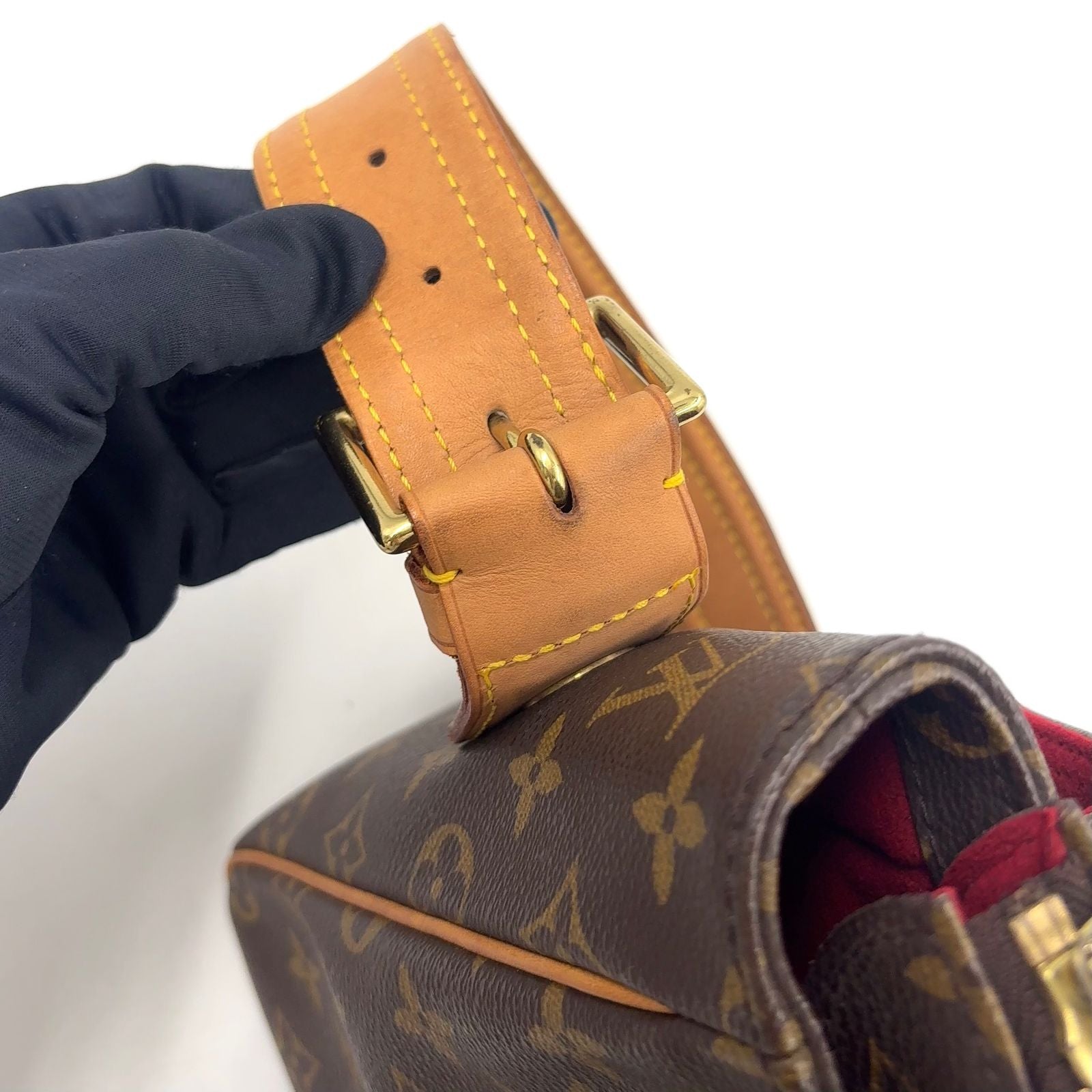 Louis Vuitton GM Monogram Leather Brown Light Shoulder Bag Gold — view 6