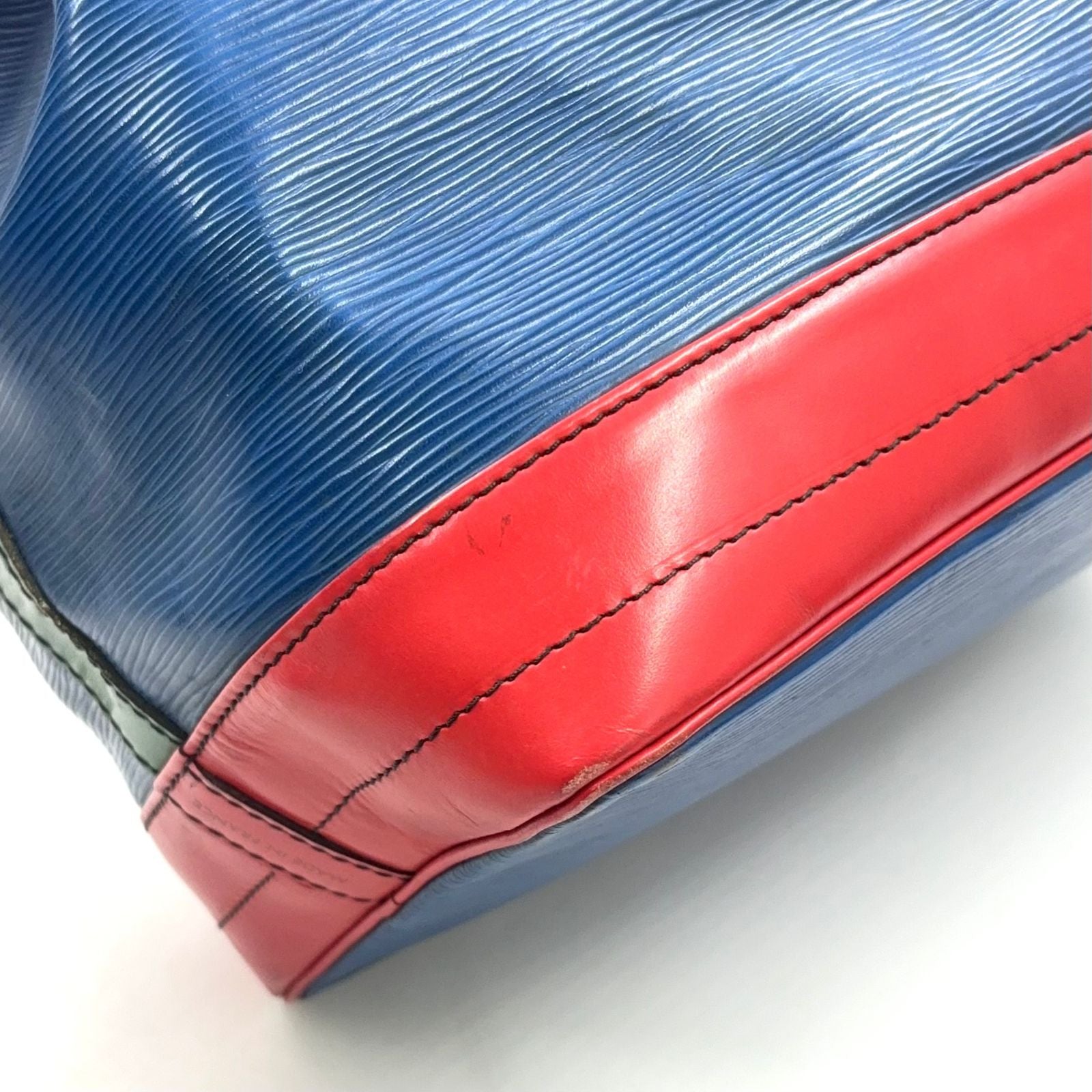 Louis Vuitton Noe Epi Tricolor Leather Green Blue Red Shoulder Bag Gold — view 6