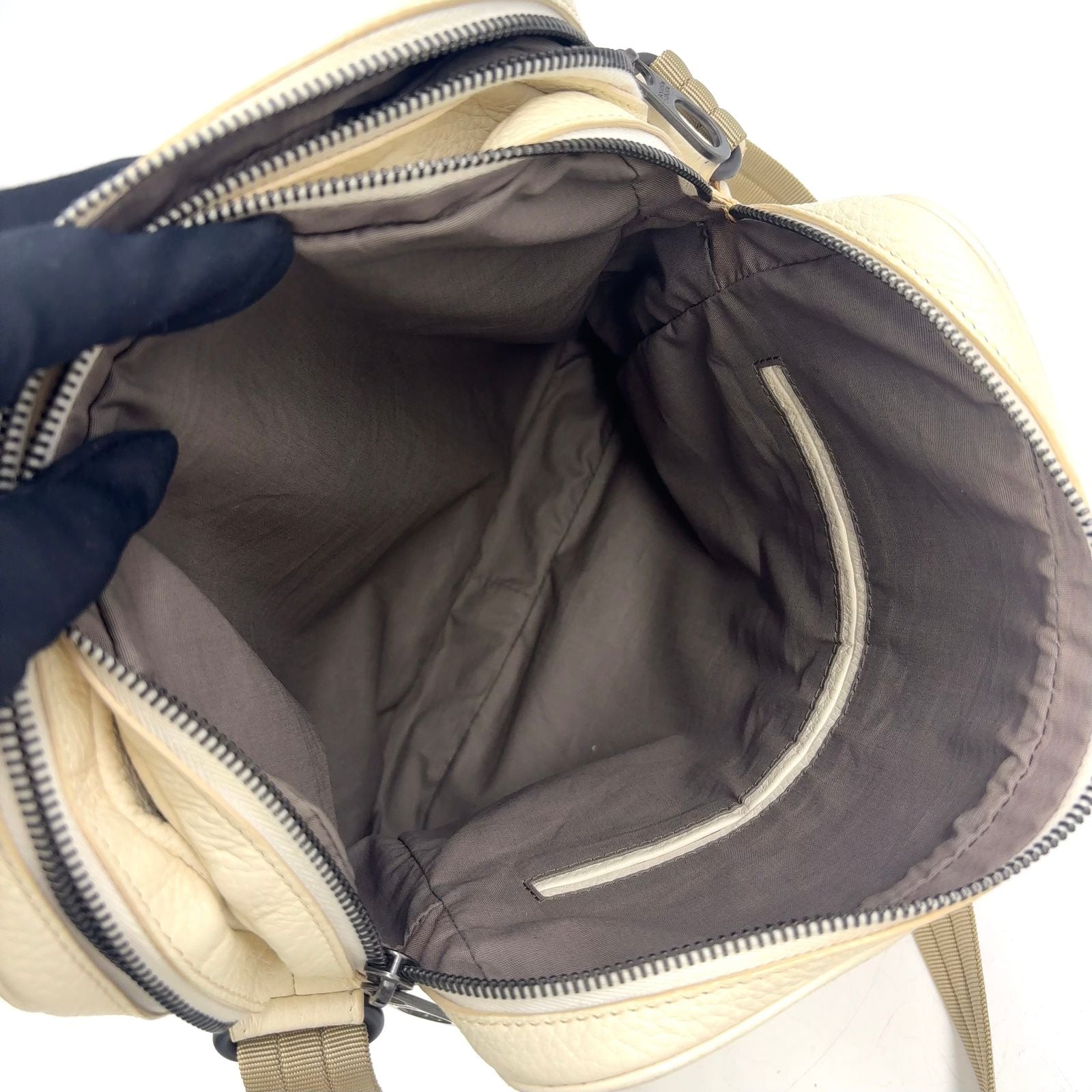 Bottega Veneta Intrecciato Leather Off White Shoulder Bag Black — view 3