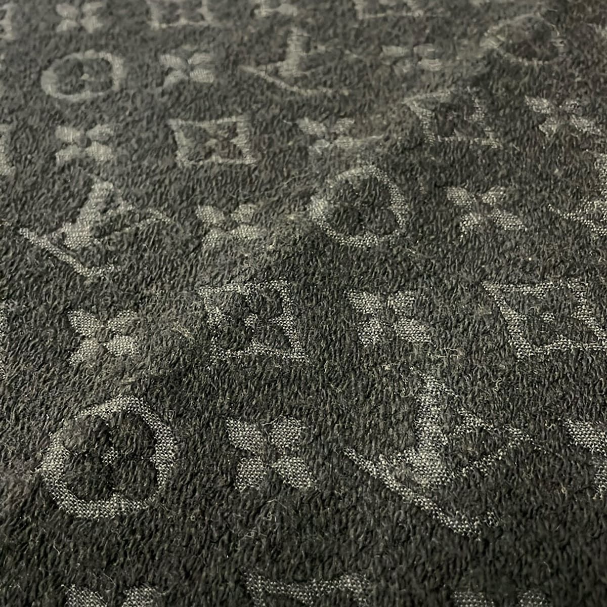 Louis Vuitton Scarf Monogram Echarpe Classic Noir Wool — view 3