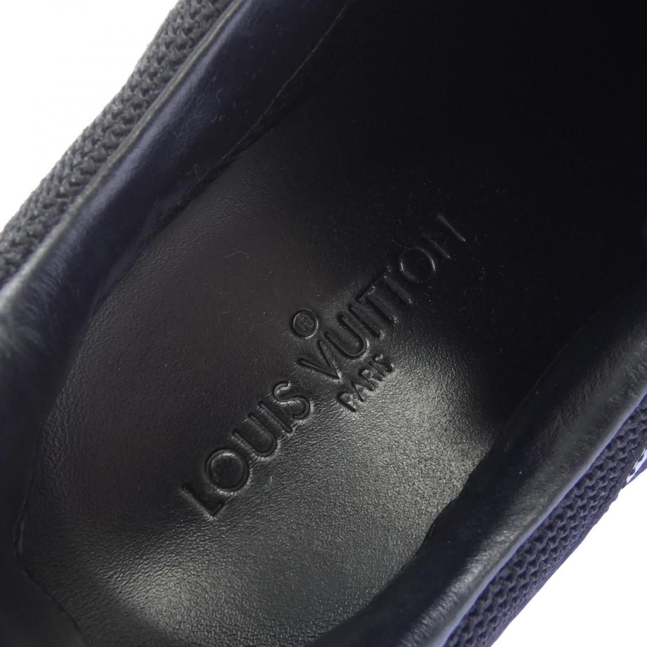 Louis Vuitton Run Away Line Sneakers — view 6