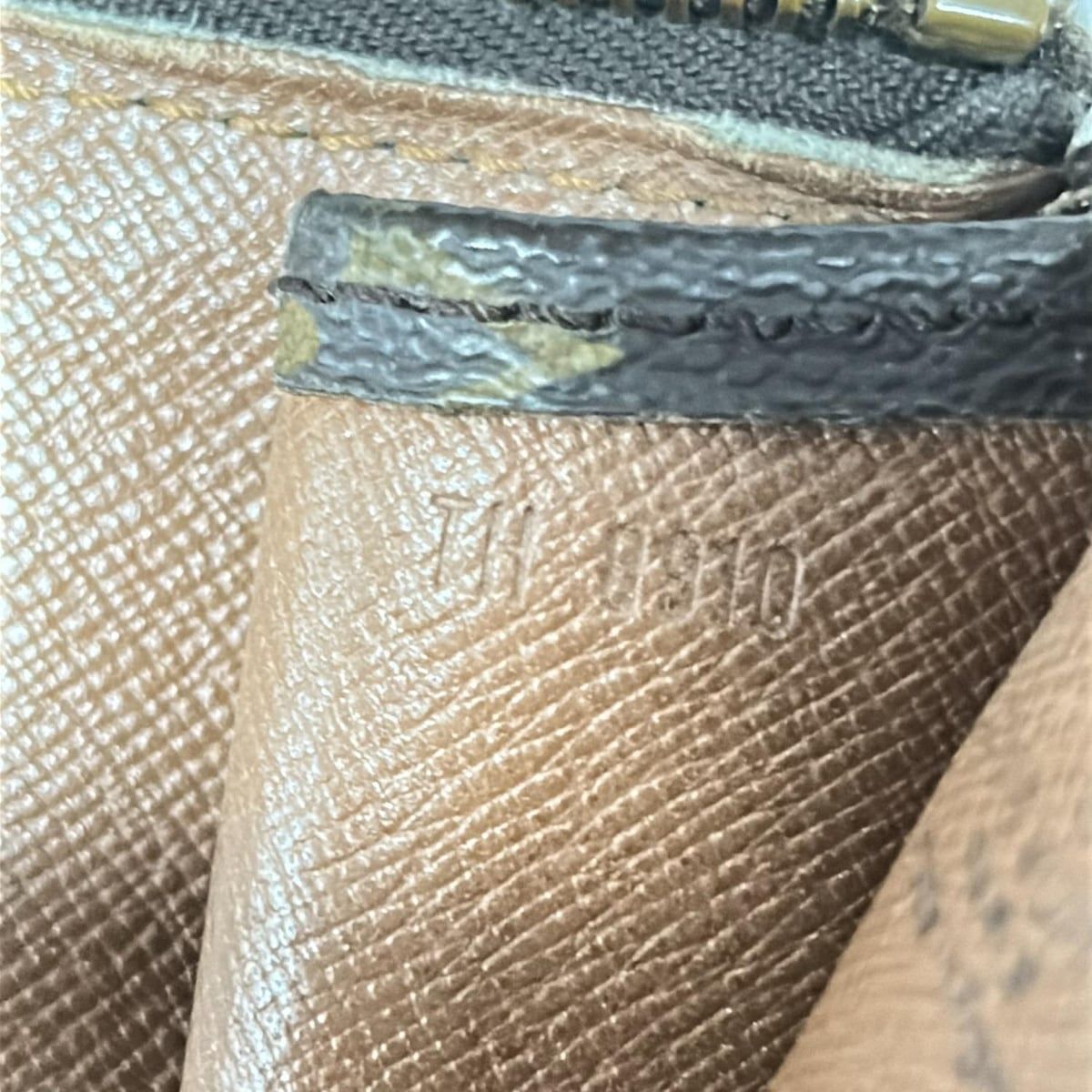 Louis Vuitton Bag Monogram Poche Document — view 9