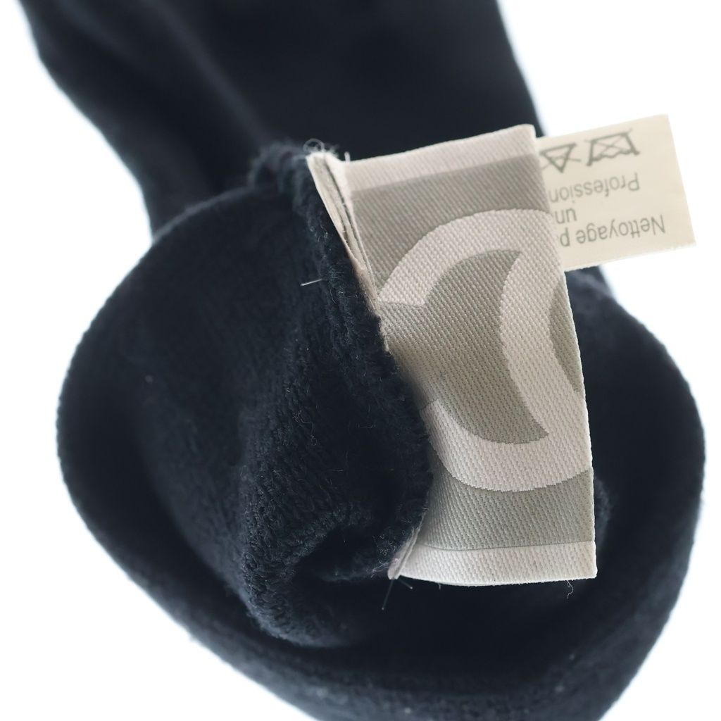 Chanel Sports Line CC Logo Leather Patch Knit Gloves Black — view 6