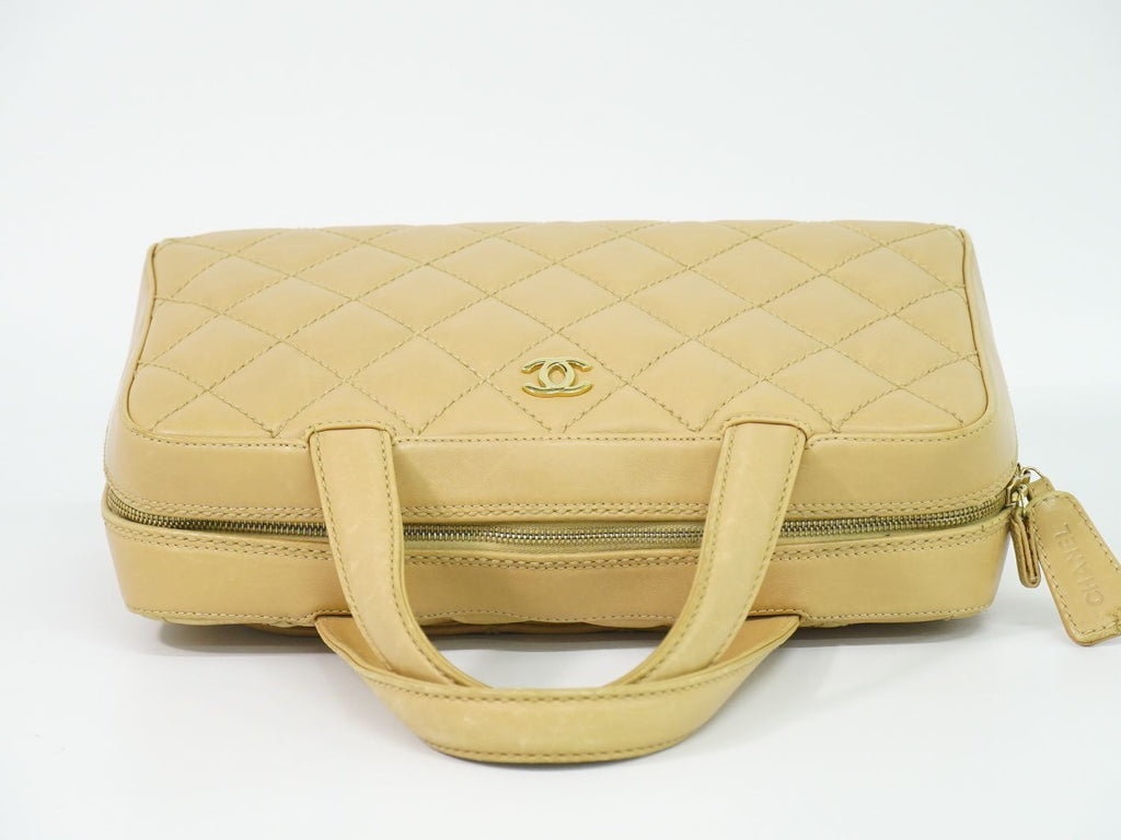 Chanel Wild Stitch CC Logo Handbag Leather Beige — view 5