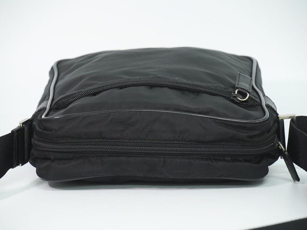 Prada Nylon Shoulder Bag Pochette Black — view 5