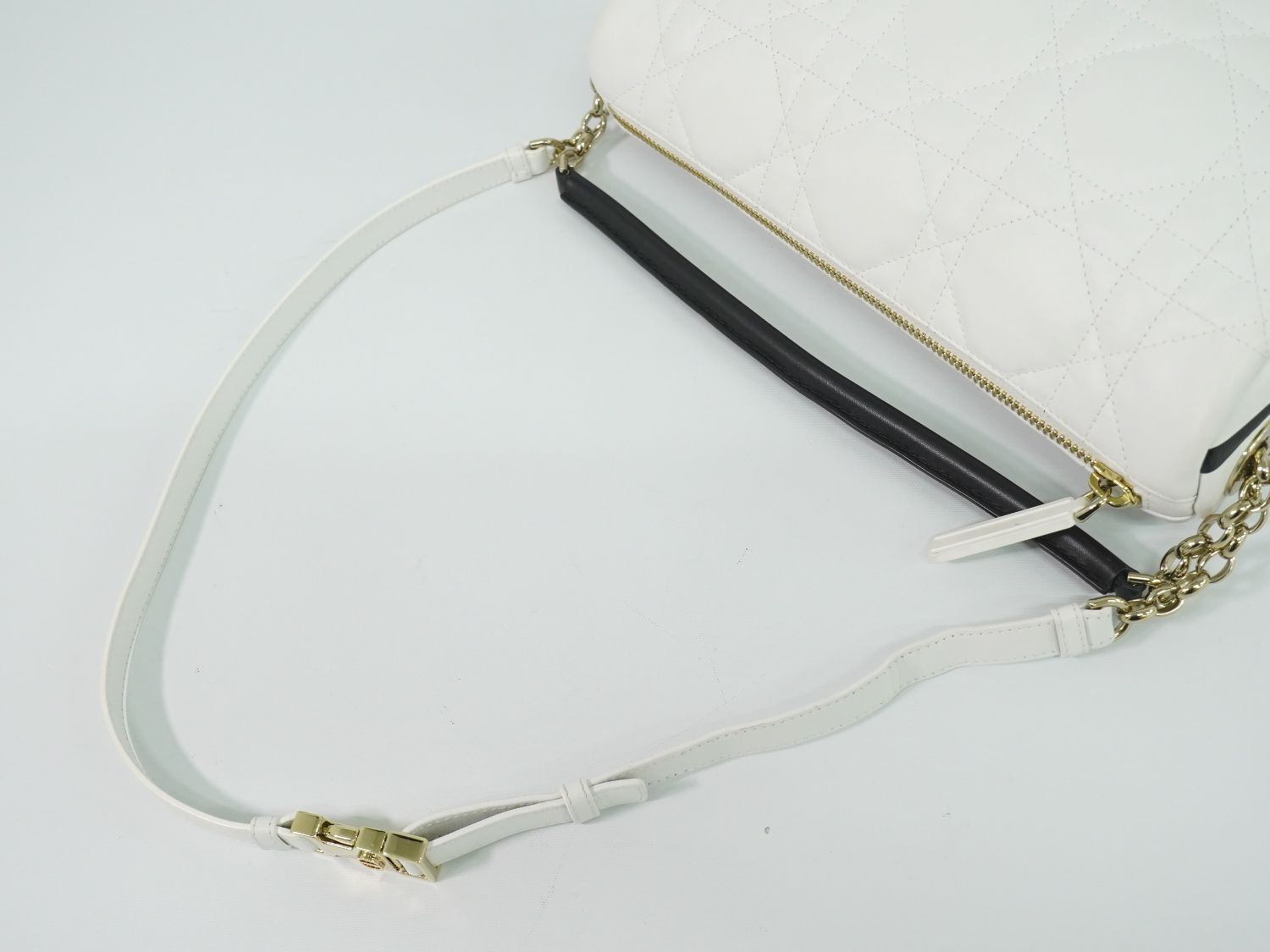 Dior Vibe Hobo Cannage 2-Way Shoulder Bag Leather White — view 4
