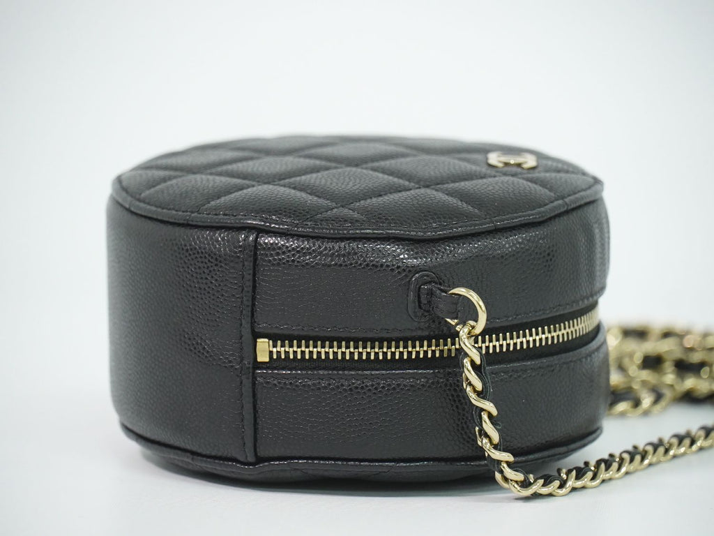 Chanel CC Logo Quilted Chain Shoulder Bag Pochette Caviar Leather Black — view 4