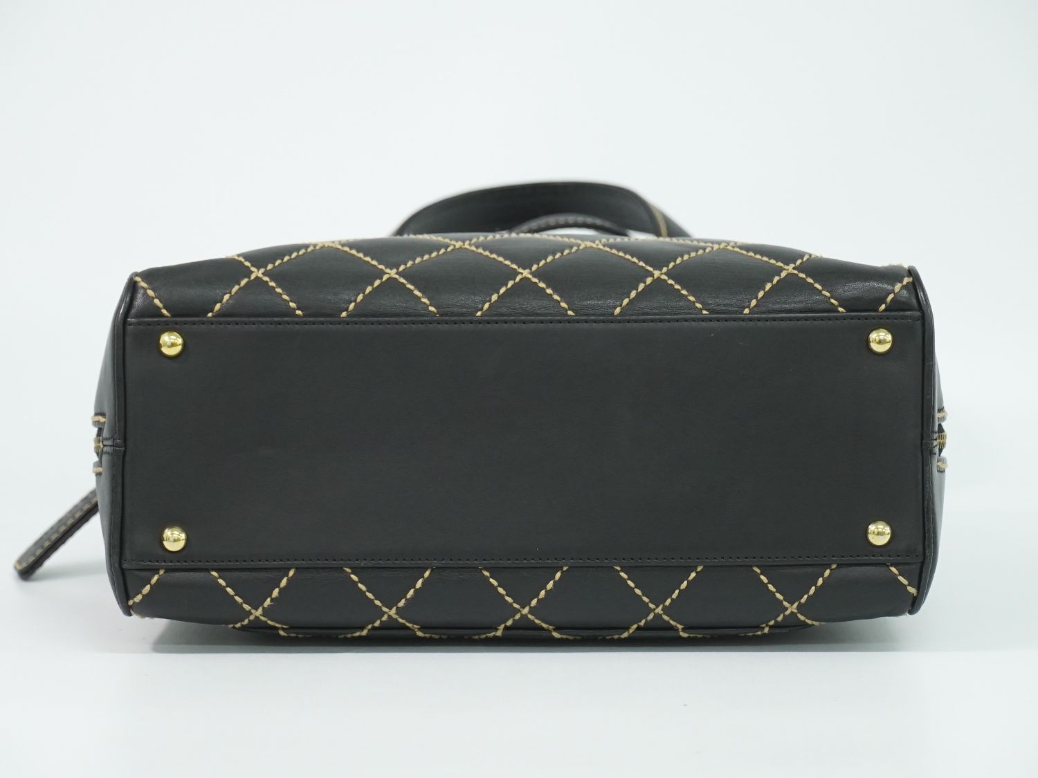Chanel Wild Stitch CC Logo Tote Leather Black — view 3