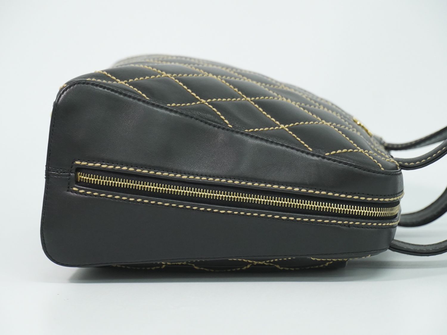 Chanel Wild Stitch CC Logo Tote Leather Black — view 4