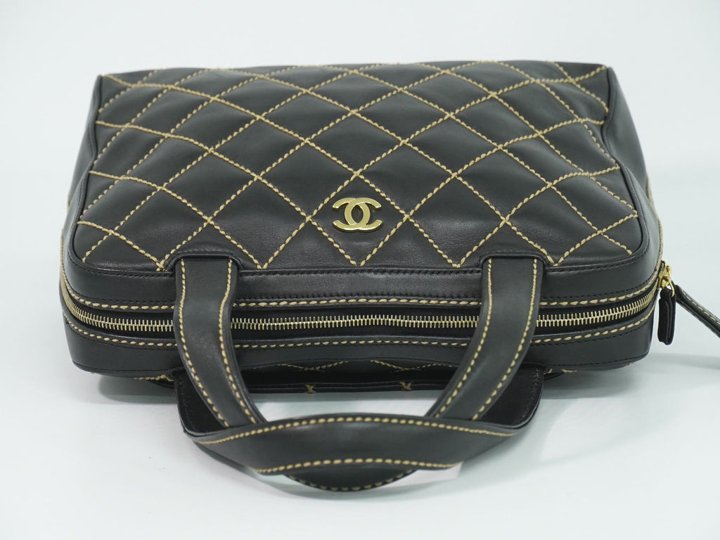 Chanel Wild Stitch CC Logo Tote Leather Black — view 5
