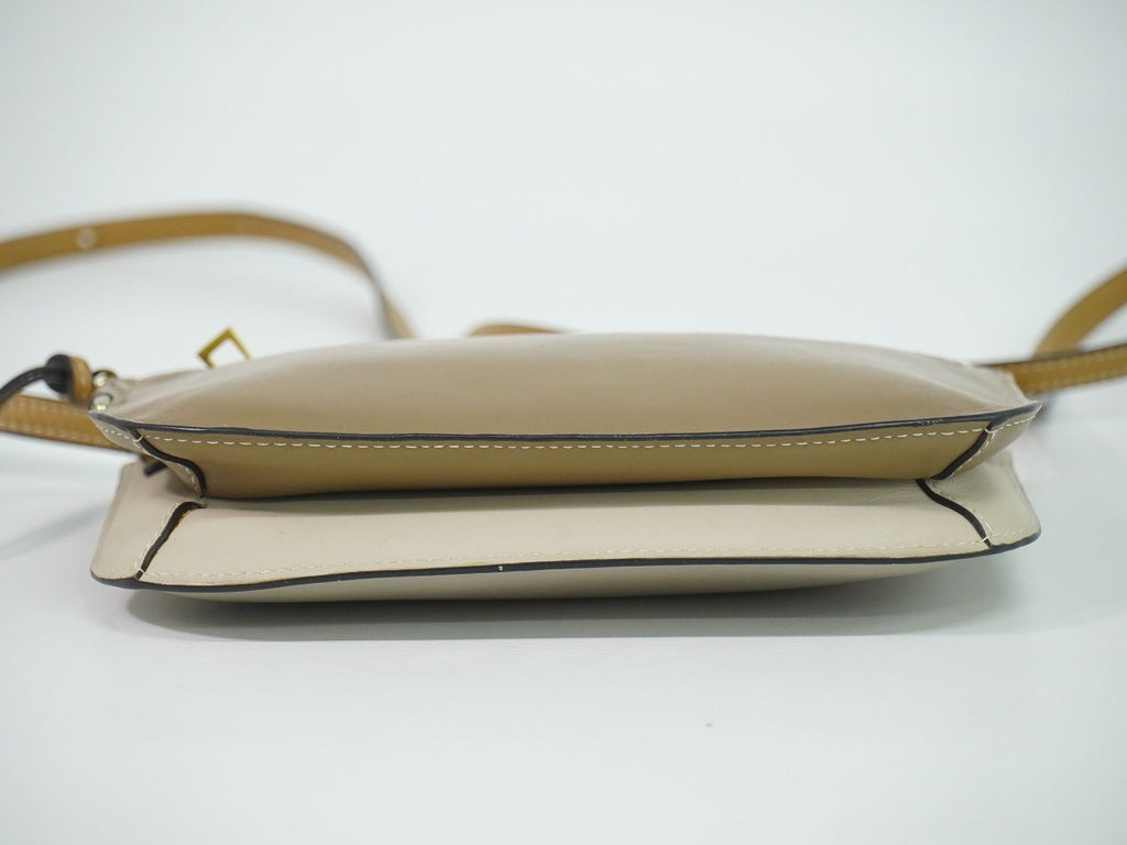 Loewe Gate Double Zip Pouch Anagram Shoulder Bag Pochette Leather Beige Gray — view 3