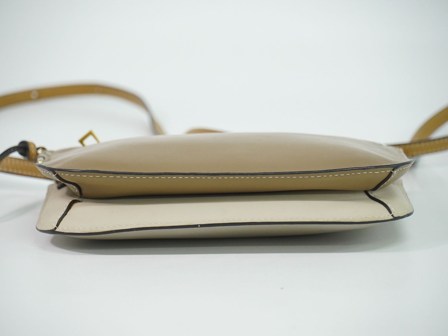 Loewe Gate Double Zip Pouch Anagram Shoulder Bag Pochette Leather Beige Gray — view 3