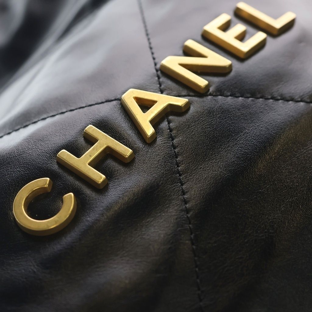 Chanel 22 Small Chain Shoulder Bag Black Shiny Calf Gold — view 7