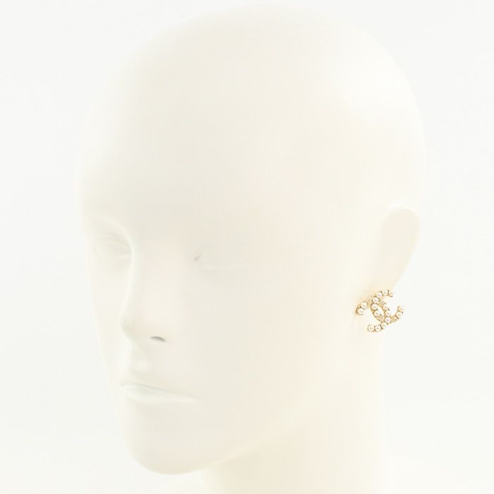 Chanel CC Logo Earrings Metal Pearl — view 4